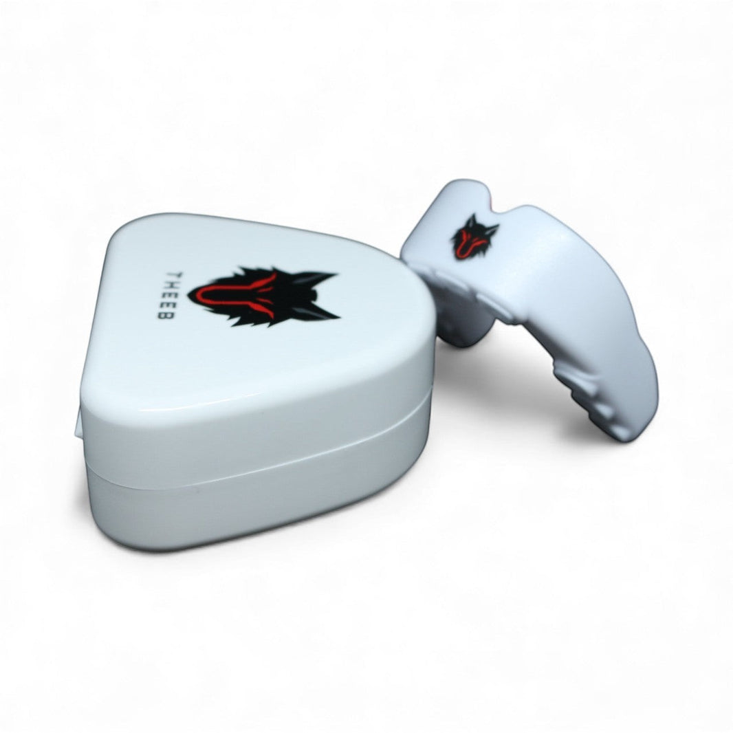 My Store THEEB white shock-absorbing mouth guard with red wolf logo and protective case for MMA, boxing, BJJ.
